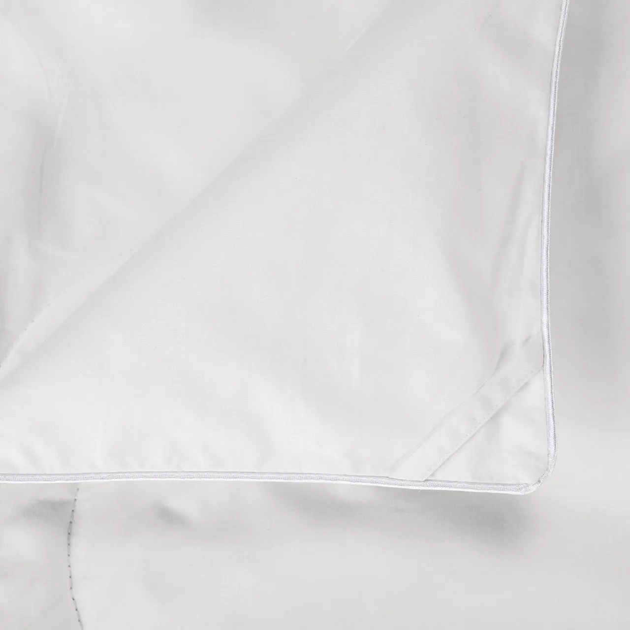 Bamboo Lightweight Cooling Quilt Hotel Collection by Robinsons
