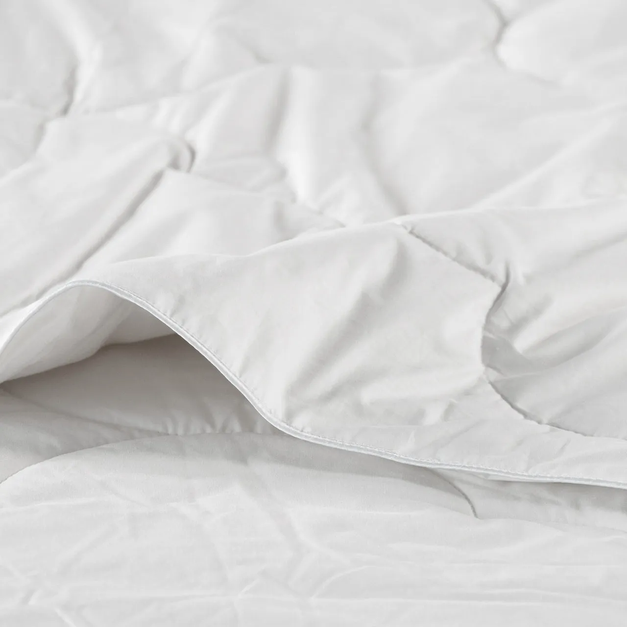 Bamboo Lightweight Cooling Quilt Hotel Collection by Robinsons