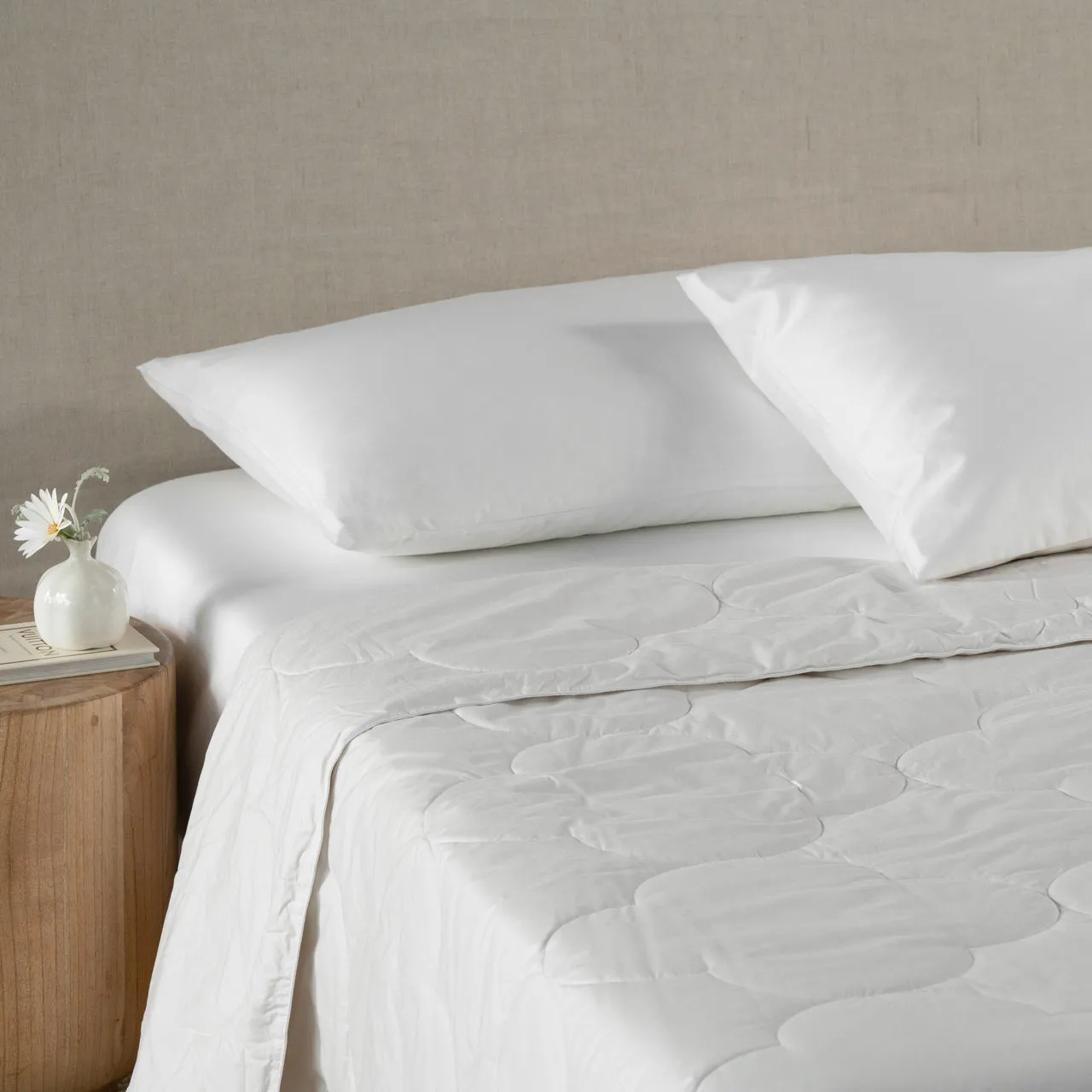 Bamboo Lightweight Cooling Quilt Hotel Collection by Robinsons