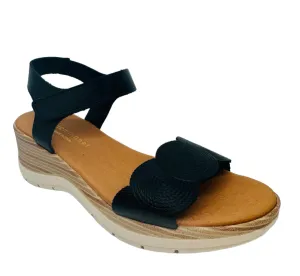 Eric Michael by Laurevan Women's Honey Sandal - Black